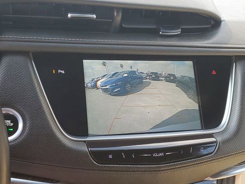 Used 2018 Cadillac XT5 AWD image 27