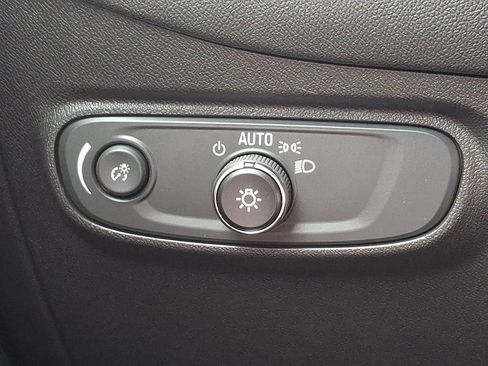Used 2022 Chevrolet Equinox LS AWD/4WD image 24