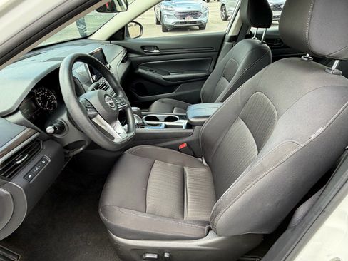 Used 2024 Nissan Altima 2.5 SV FWD image 28