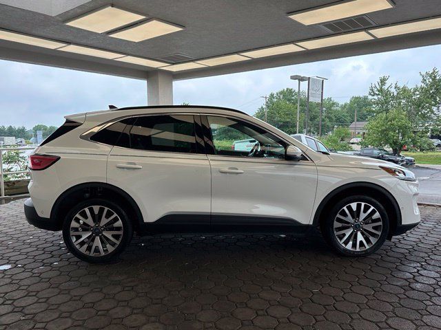 Used 2020 Ford Escape Titanium AWD/4WD image 4