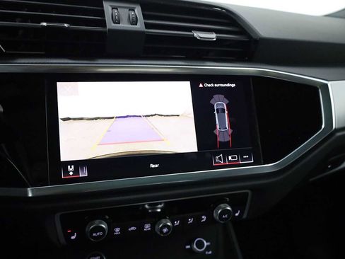 Used 2023 Audi Q3 2.0T Premium Plus w/ Premium Plus Package image 31