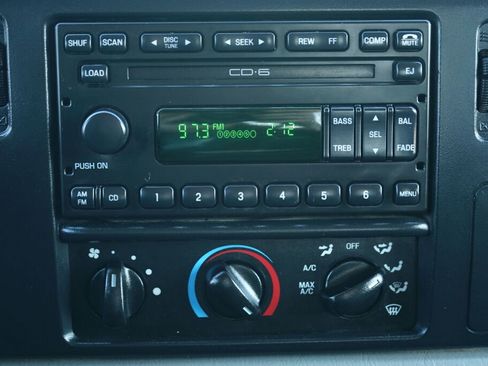 Used 2003 Ford F250 XLT image 19