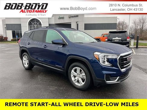 Used 2022 GMC Terrain SLE w/ Driver Convenience Package image 1