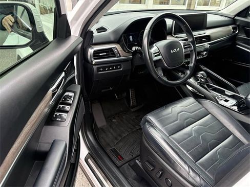 Used 2022 Kia Telluride SX w/ SX Prestige Package image 6