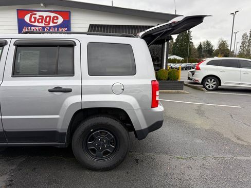 Used 2017 Jeep Patriot Sport image 6