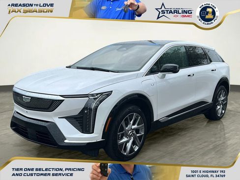 Used 2025 Cadillac Optiq Luxury 2 w/ LPO, Floor Liner Package AWD/4WD image 1