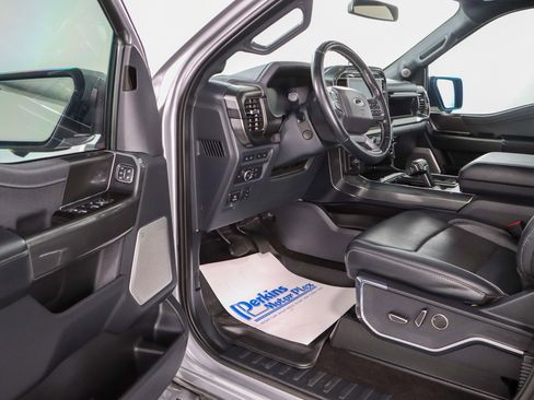 Used 2022 Ford F150 Lariat w/ Equipment Group 502A High AWD/4WD image 4