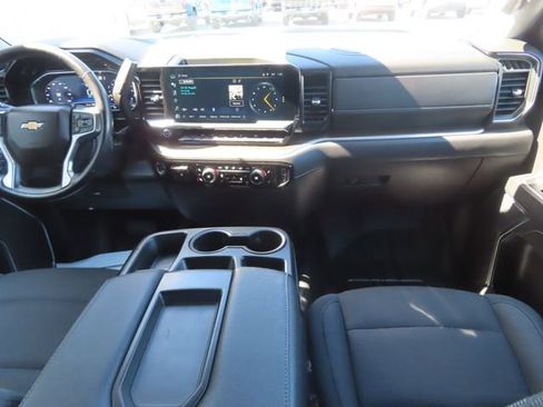 Used 2022 Chevrolet Silverado 1500 LT w/ Convenience Package II AWD/4WD image 26