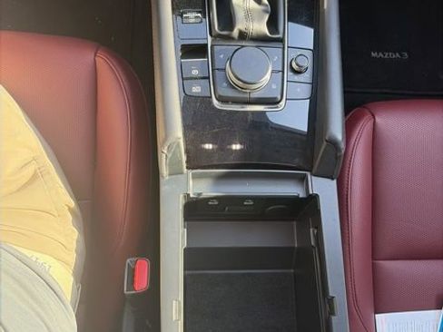 Used 2024 MAZDA MAZDA3 s image 18
