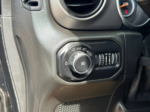 Used 2020 Jeep Wrangler Unlimited Sport S AWD/4WD image 24
