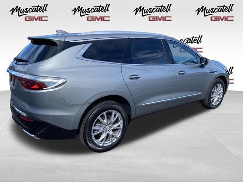 Used 2024 Buick Enclave Essence w/ Experience Buick Package AWD/4WD image 7