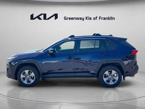 Used 2022 Toyota RAV4 XLE w/ Convenience Package AWD/4WD image 4