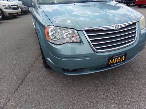 Used 2010 Chrysler Town & Country Touring FWD image 35