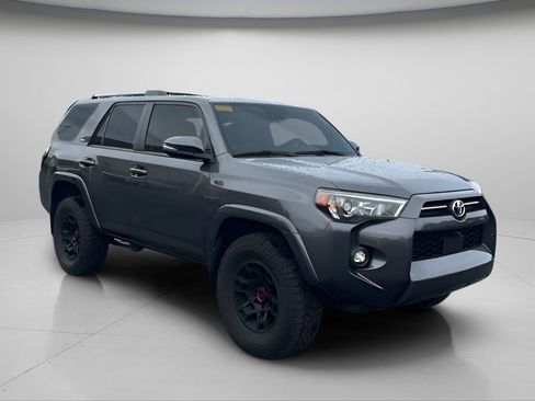 Used 2023 Toyota 4Runner SR5 Premium w/ SR5 Premium Package AWD/4WD image 2