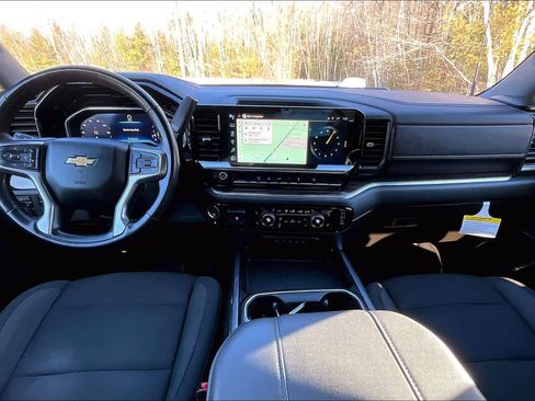 Used 2025 Chevrolet Silverado 2500 LT w/ Convenience Package image 15