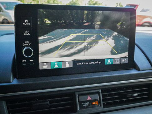 Used 2025 Honda Pilot EX-L image 23