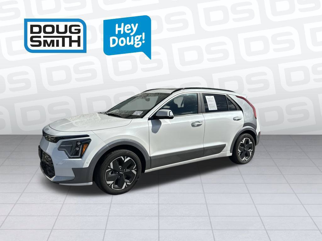 Used 2024 Kia Niro Wave w/ Wave Preserve Package FWD image 1