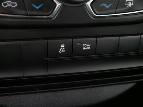 Used 2017 RAM 1500 Classic SLT w/ Luxury Group AWD/4WD image 31