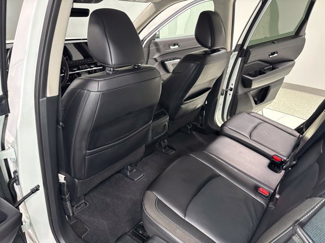 Used 2024 Nissan Pathfinder SL AWD/4WD image 26