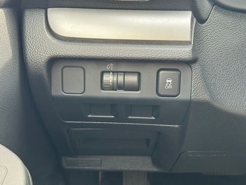 Used 2013 Subaru Crosstrek 2.0i Limited AWD/4WD image 32