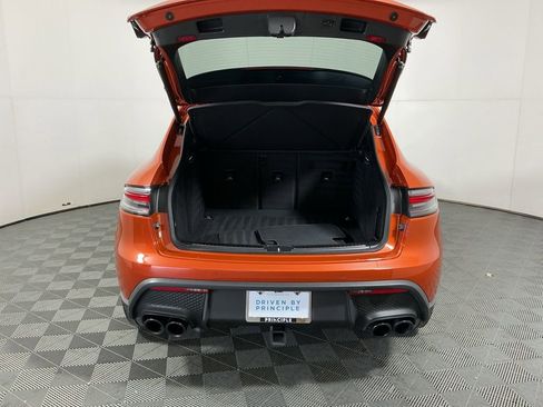Used 2022 Porsche Macan Base image 28