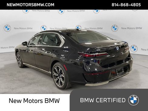 Used 2023 BMW i7 xDrive60 AWD/4WD image 3