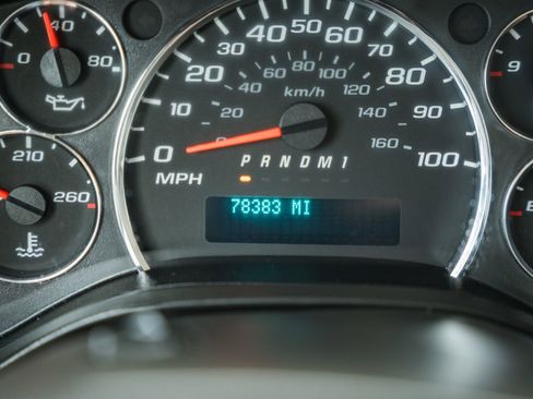 Used 2018 Chevrolet Express 3500 w/ Driver Convenience Package RWD image 41