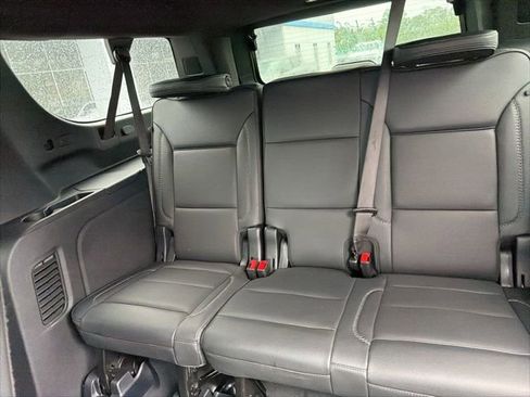 Used 2025 GMC Yukon XL Denali AWD/4WD image 8