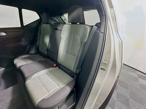 Used 2025 Volvo XC40 B5 Core image 26