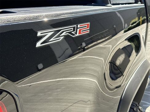 Used 2019 Chevrolet Colorado ZR2 w/ ZR2 Midnight Special Edition image 28