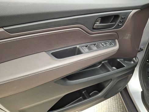 Used 2023 Honda Odyssey EX-L image 13