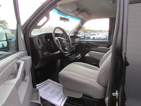 Used 2016 Chevrolet Express 2500 LS image 7