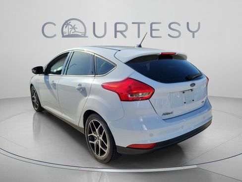 Used 2018 Ford Focus SEL FWD image 2