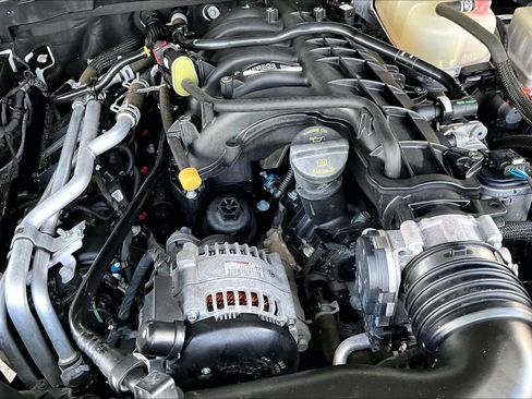 Used 2023 Jeep Gladiator Sport AWD/4WD image 33