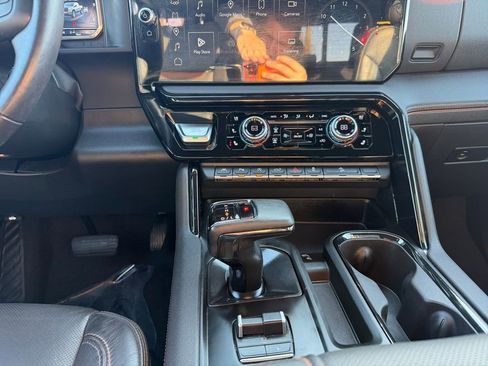 Used 2023 GMC Sierra 1500 AT4 w/ AT4 Premium Package image 11