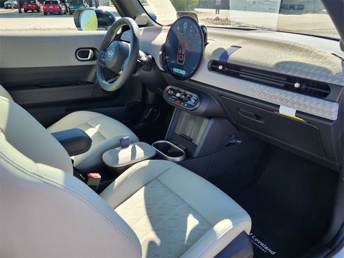 Used 2025 MINI Cooper 2-Door Hardtop image 14