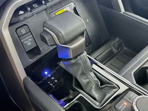 Used 2024 Toyota Tundra Limited AWD/4WD image 25
