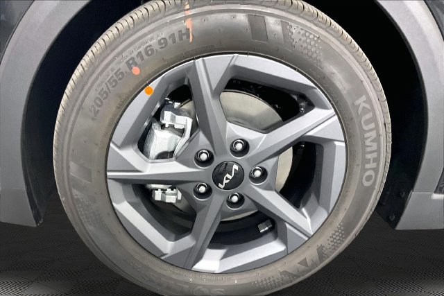 New 2026 Kia K4 FWD image 13
