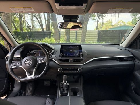 Used 2026 Nissan Altima 2.5 SV FWD image 32