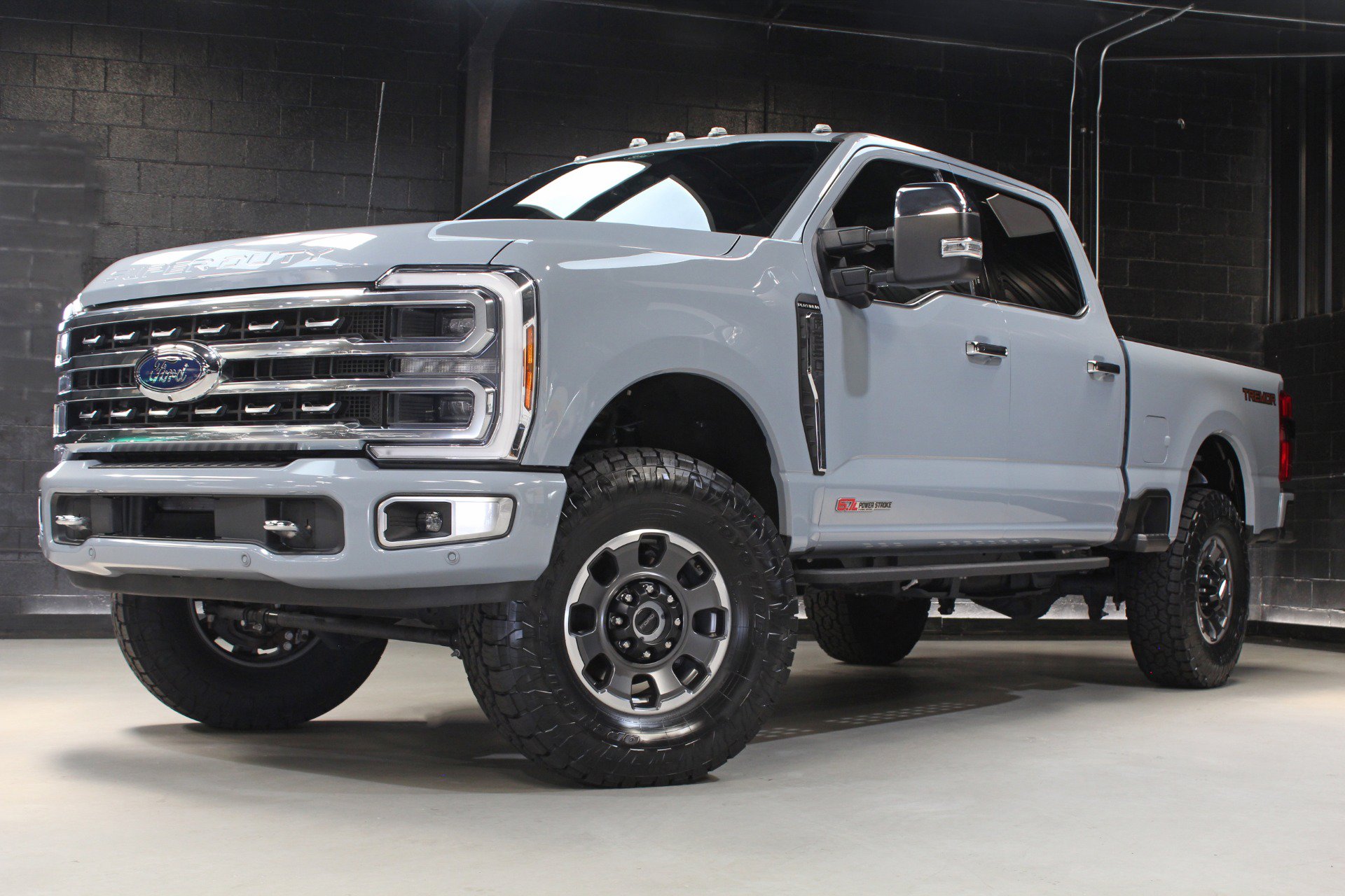 Used 2024 Ford F250 Platinum w/ Tremor Off-Road Package AWD/4WD image 5