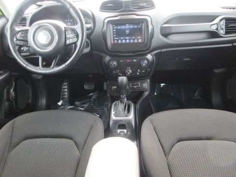 Used 2018 Jeep Renegade Altitude image 15