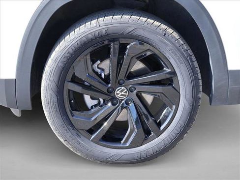 Used 2023 Volkswagen Atlas SE w/ Panoramic Sunroof Package AWD/4WD image 30