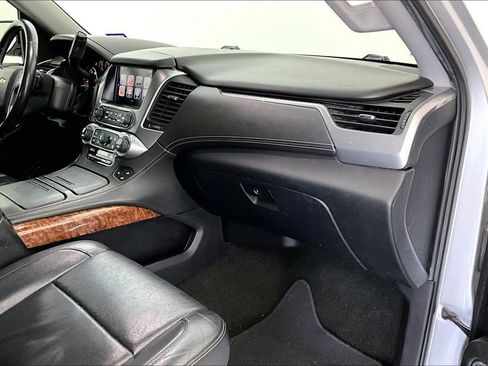 Used 2018 Chevrolet Suburban Premier image 21