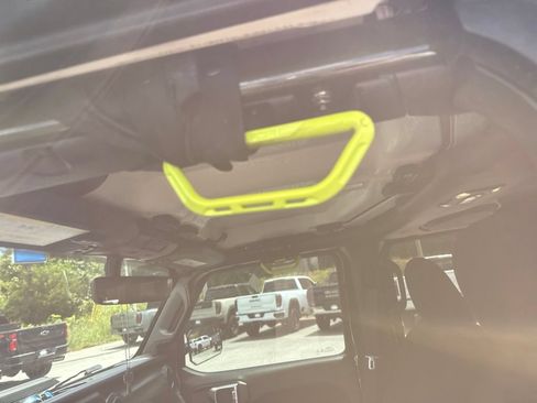 Used 2021 Jeep Gladiator Sport AWD/4WD image 9