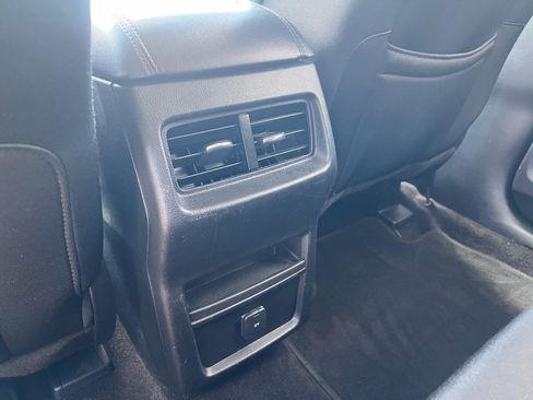 Used 2019 Ford Edge SEL FWD image 17