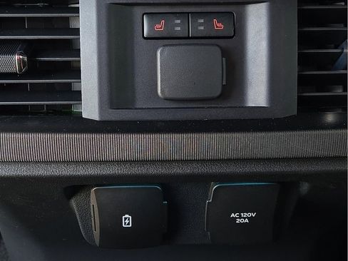 Used 2024 Ford F150 Platinum w/ Equipment Group 702A High image 10