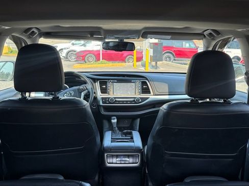 Used 2015 Toyota Highlander XLE AWD/4WD image 5