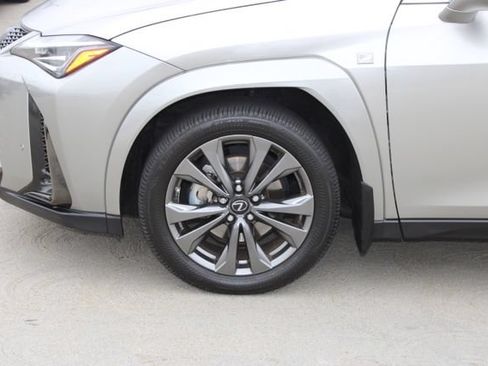 Certified 2022 Lexus UX 200 F Sport w/ Accessory Package (Z2) FWD image 4