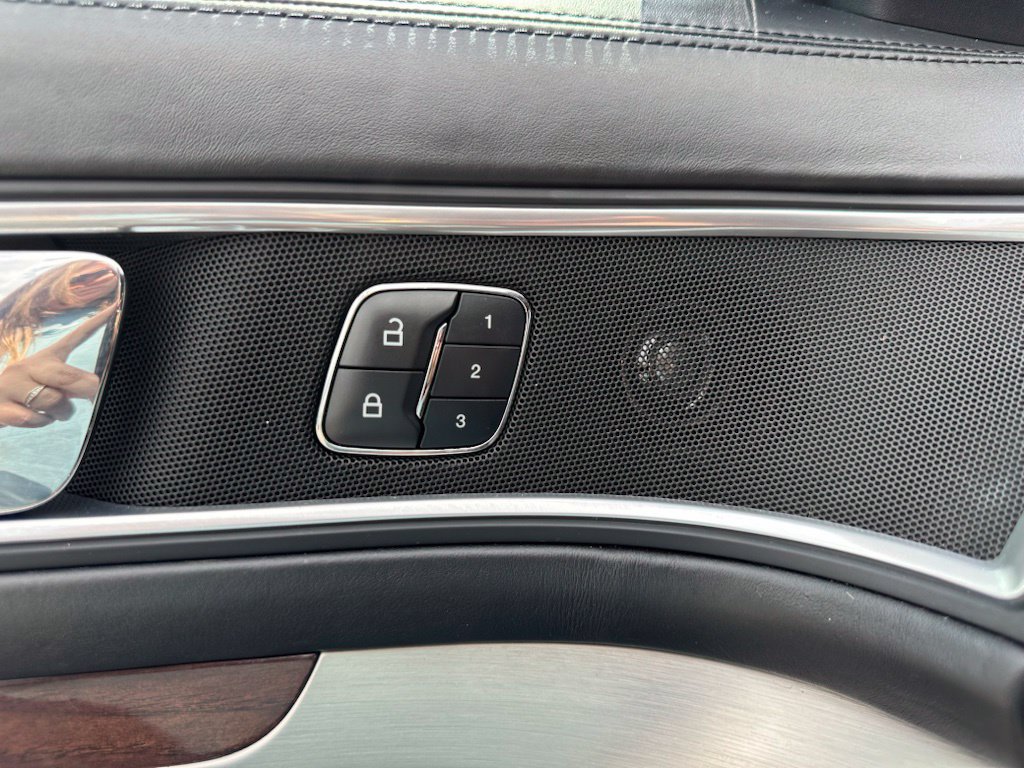 Used 2017 Ford Explorer Platinum AWD/4WD image 19
