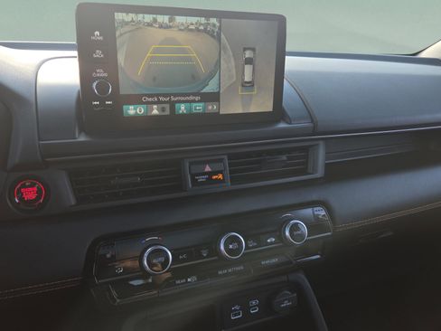 Used 2025 Honda Pilot TrailSport image 26